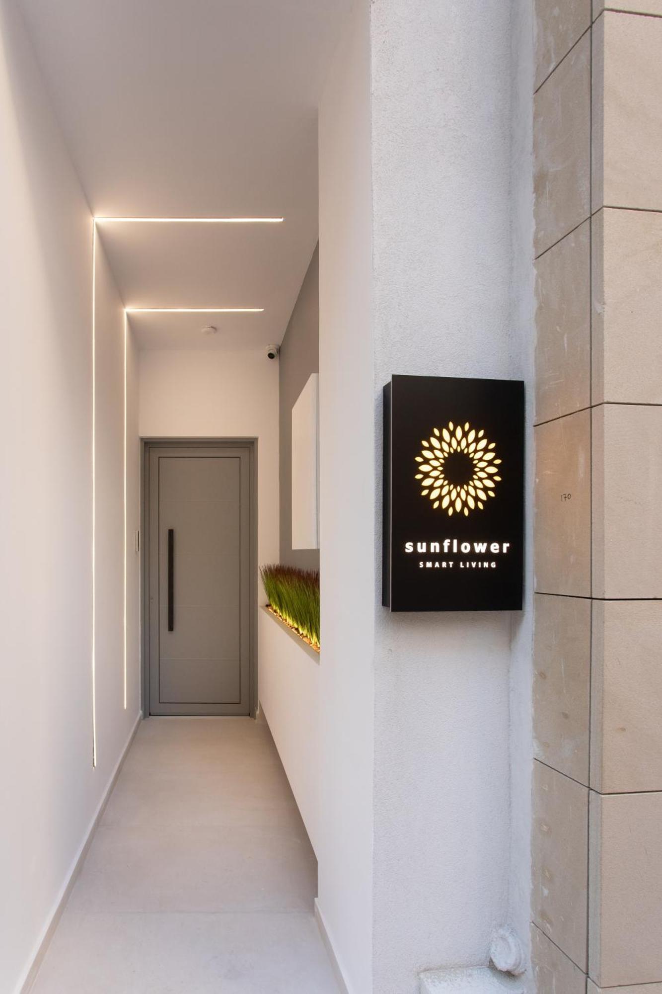 Sunflower Smartliving Suites 伊拉克利翁 外观 照片